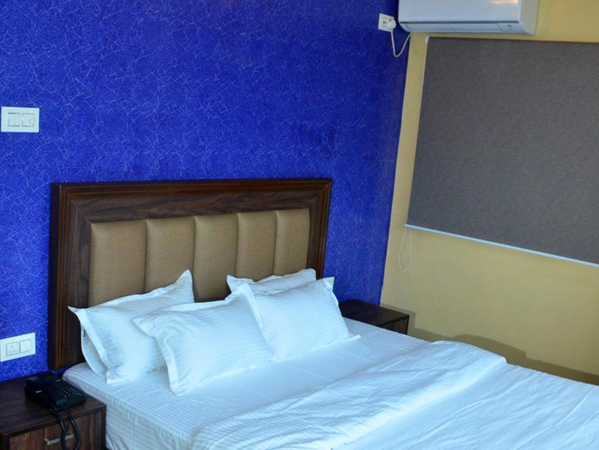 Hotel Aloka Residency Calcutta Exterior foto